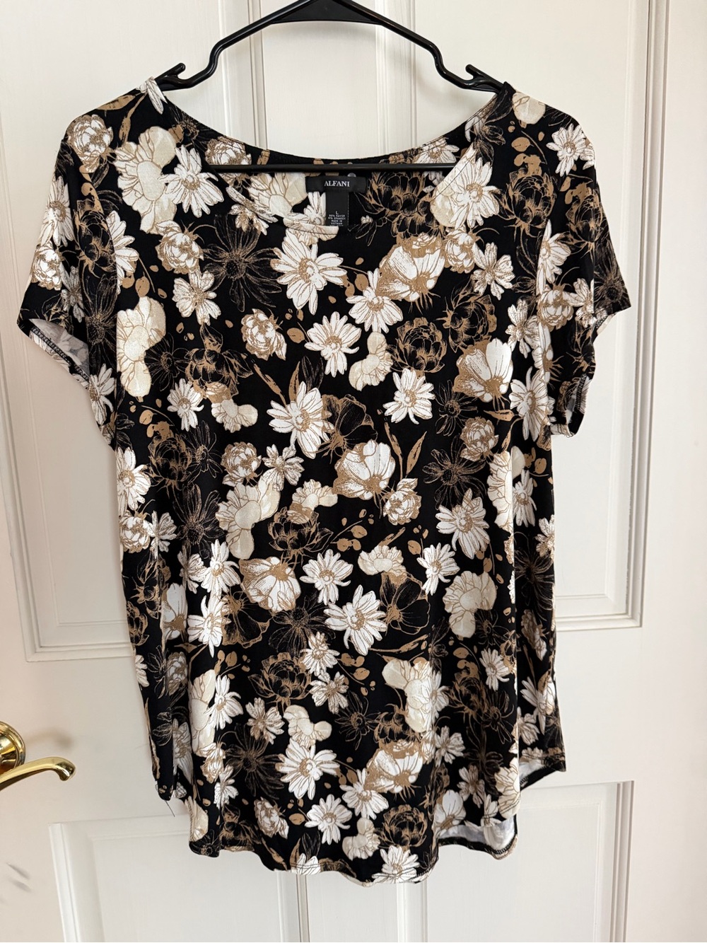 ALFANI Black Floral Print Cap Sleeve Top with White and Tan Flowers Size Large